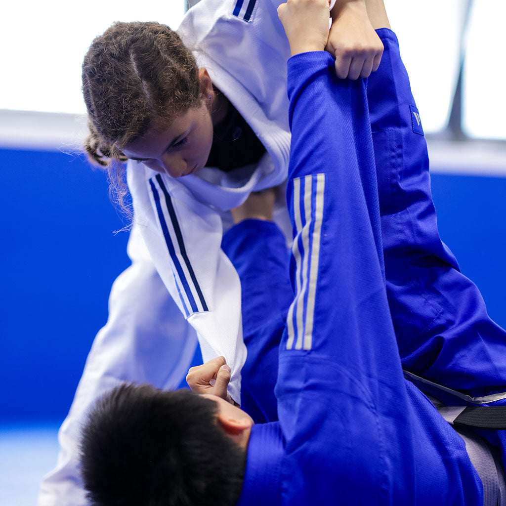 ADIDAS Rookie JJ250 azul. Kimono de Jiu jitsu unisex para niños y adolescentes