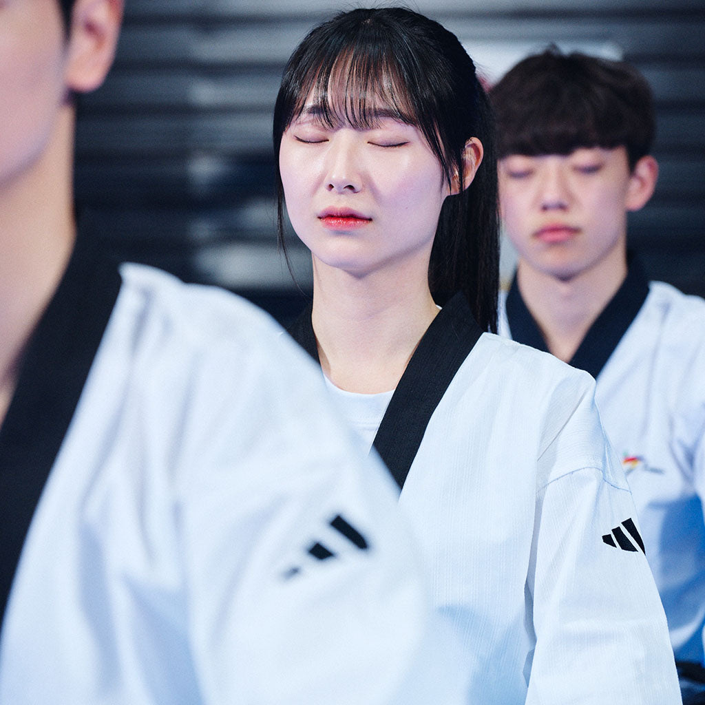 ADIDAS Adi Poomsae Dan femenino. Dobok para Poomsae Taekwondo