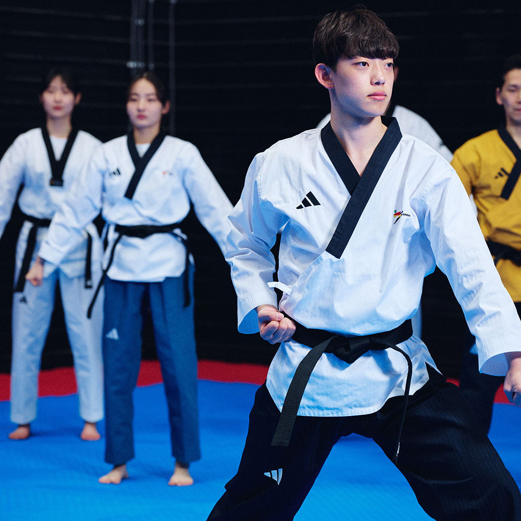 ADIDAS Adi Poomsae Dan femenino. Dobok para Poomsae Taekwondo